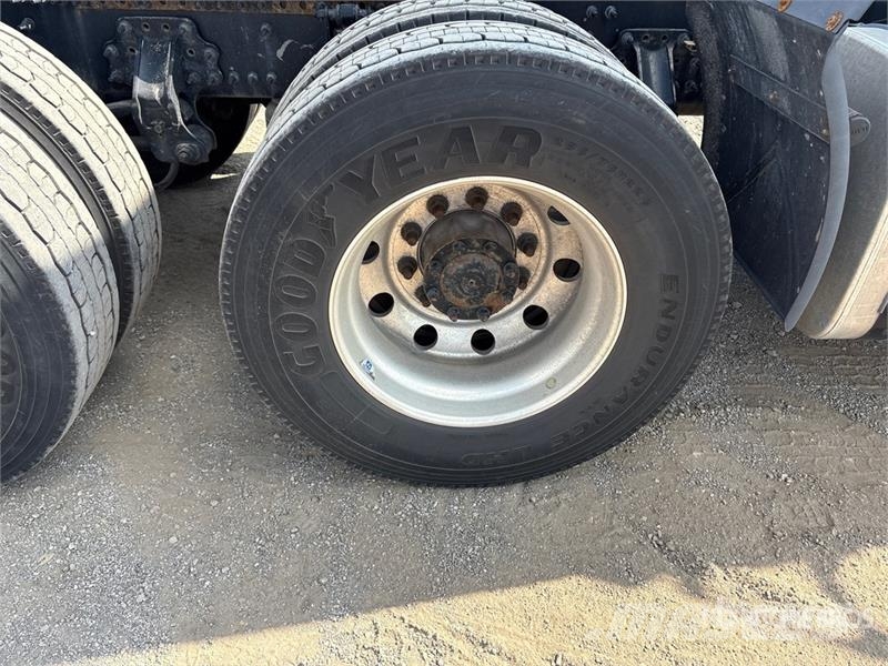 Volvo VNL Vilcēji