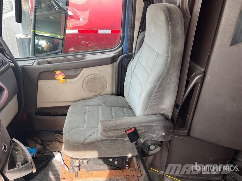 Volvo VNL Trekkers