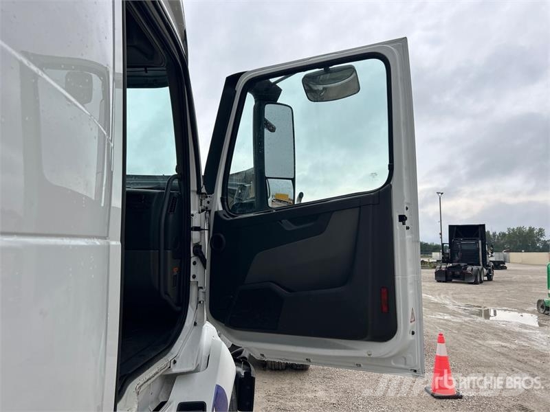 Volvo VNL Vilcēji
