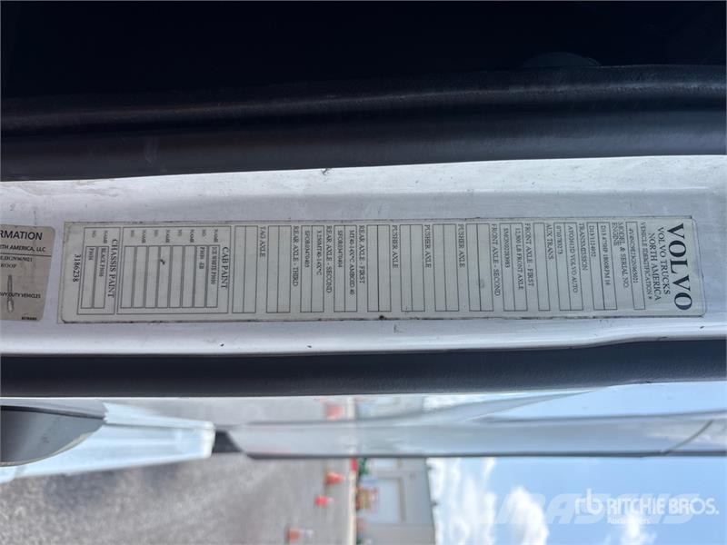 Volvo VNL Vetopöytäautot
