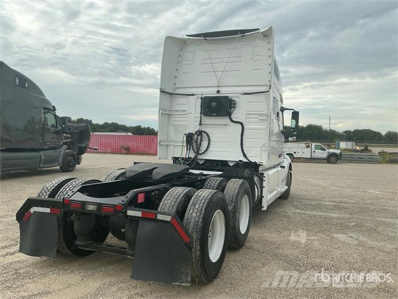 Volvo VNL Sattelzugmaschinen
