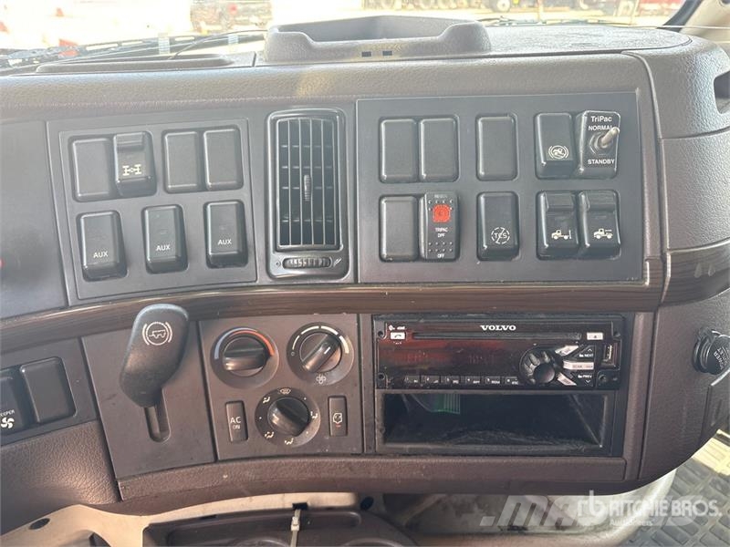 Volvo VNL Vetopöytäautot