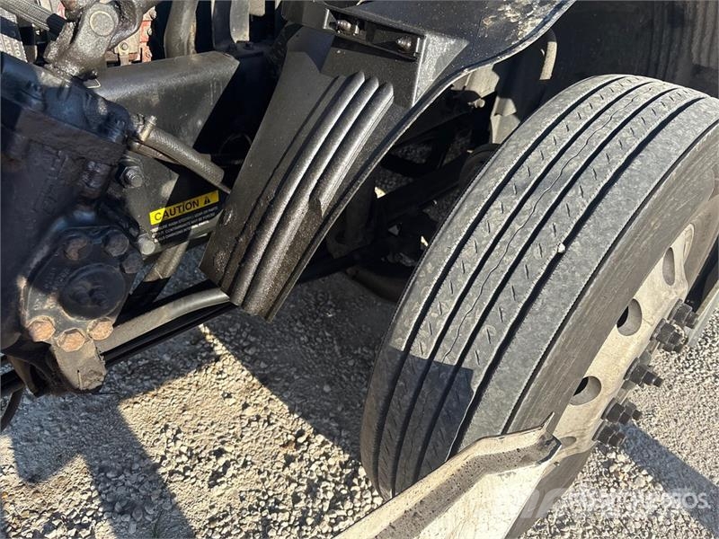 Volvo VNL Vetopöytäautot