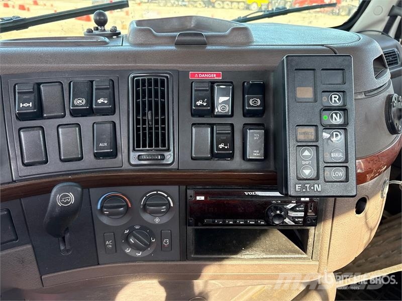 Volvo VNL Dragbilar