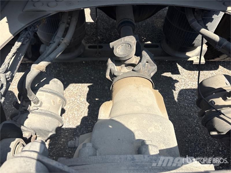Volvo VNL Vetopöytäautot