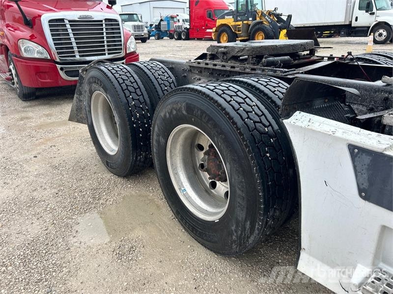 Volvo VNL Trekkers