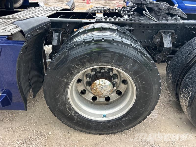 Volvo VNL 曳引機組件