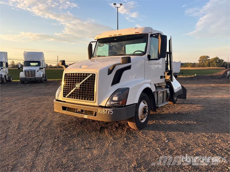 Volvo VNL Trekkers