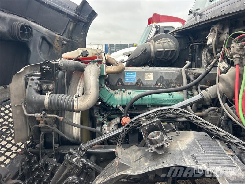 Volvo VNL300 Vilcēji