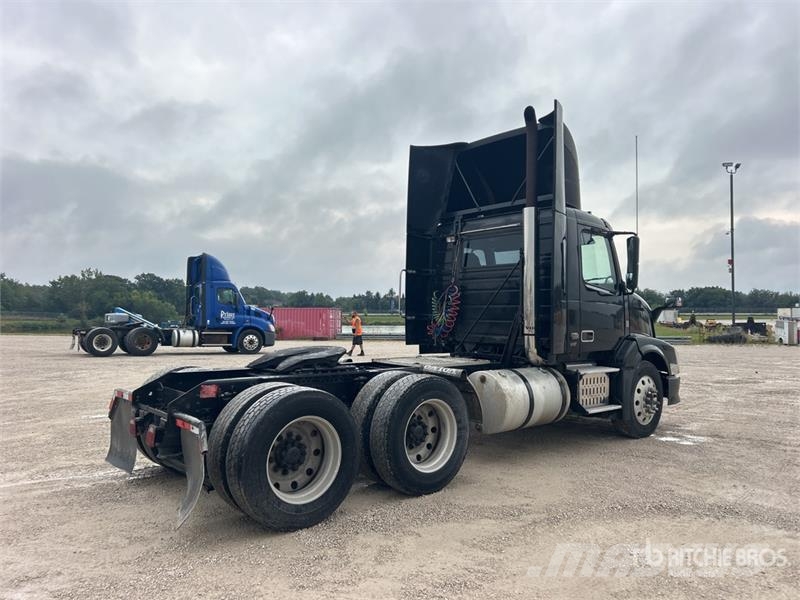Volvo VNL300 Vilcēji
