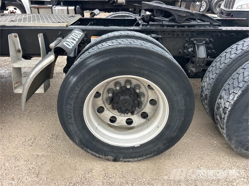 Volvo VNL300 Vilcēji