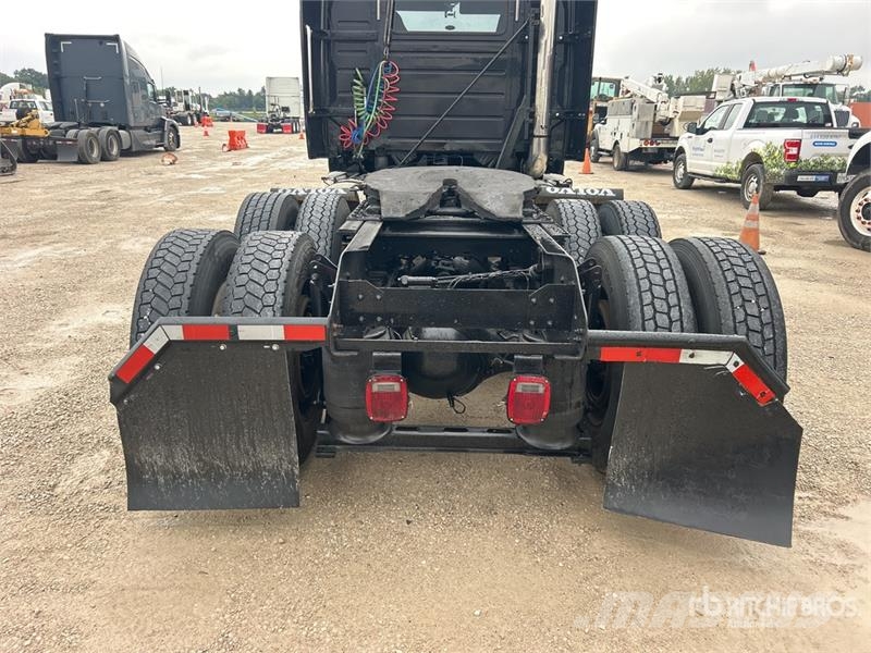 Volvo VNL300 Vilcēji
