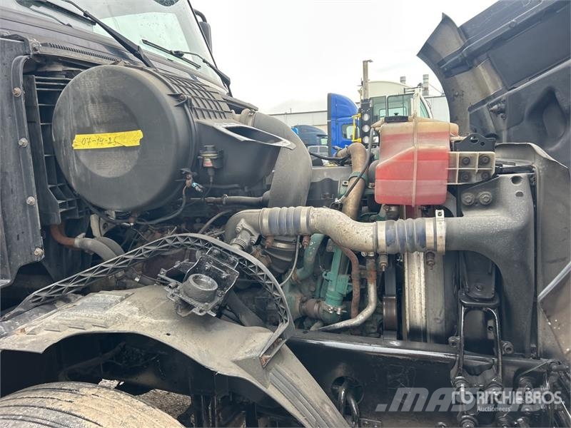 Volvo VNL300 Vilcēji