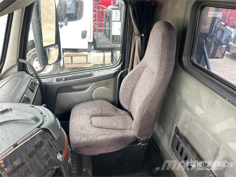 Volvo VNL300 Vilcēji