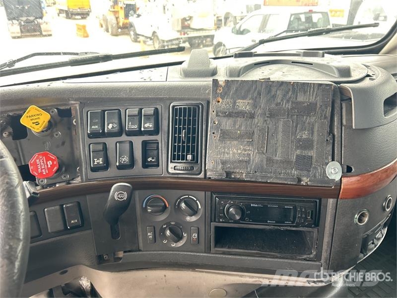 Volvo VNL300 Vilcēji