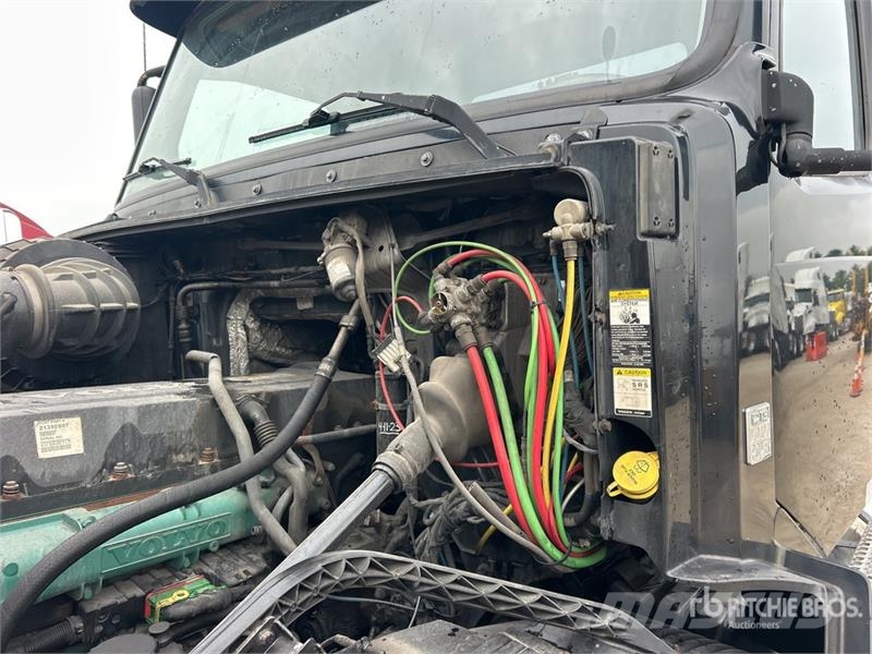 Volvo VNL300 Vilcēji