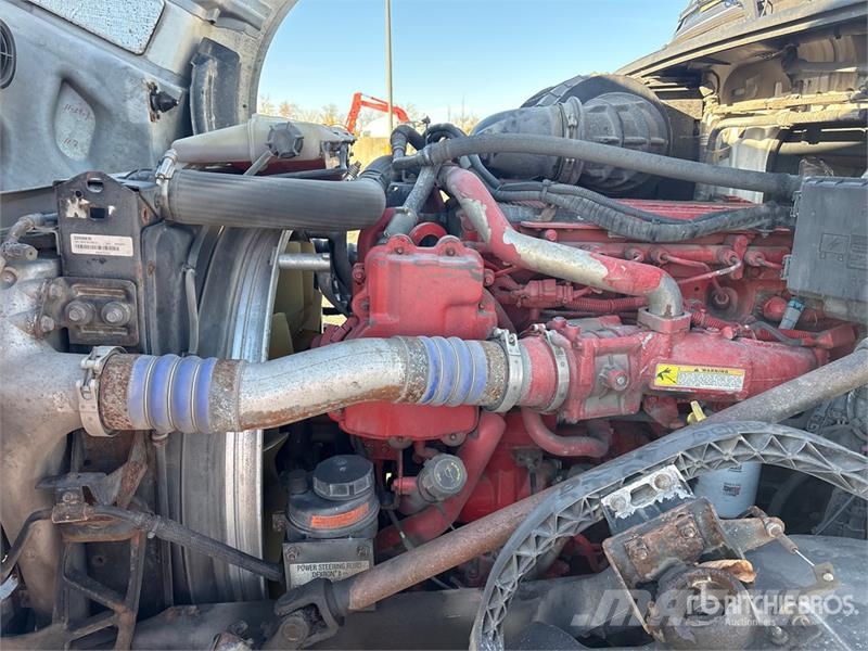 Volvo VNL300 4x2 S/A Day Cab Truck Tractor 中古トラクターヘッド | トレーラーヘッド