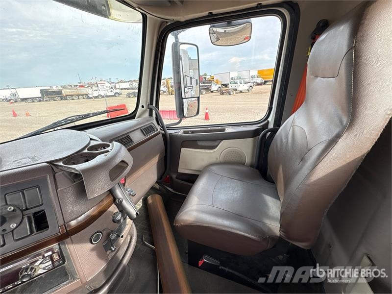Volvo VNL300 4x2 S/A Day Cab Truck Tractor Sattelzugmaschinen