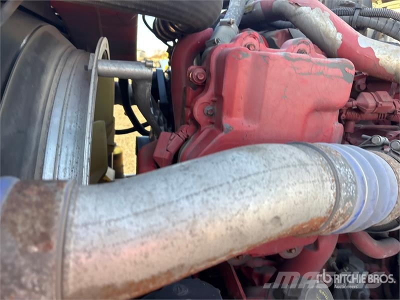 Volvo VNL300 4x2 S/A Day Cab Truck Tractor 中古トラクターヘッド | トレーラーヘッド