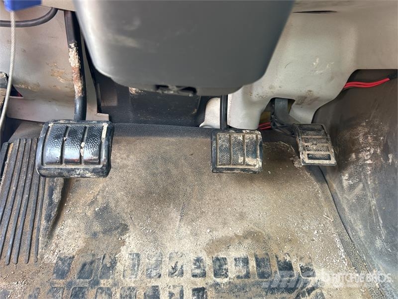 Volvo VNL300 6x4 Mud Mixing Truck Citi