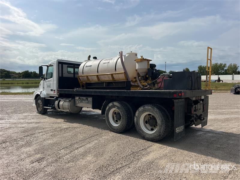 Volvo VNL300 6x4 Mud Mixing Truck Citi