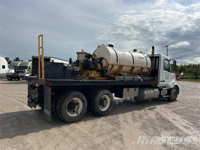 Volvo VNL300 6x4 Mud Mixing Truck Citi