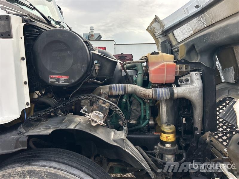 Volvo VNL300 6x4 Mud Mixing Truck Citi