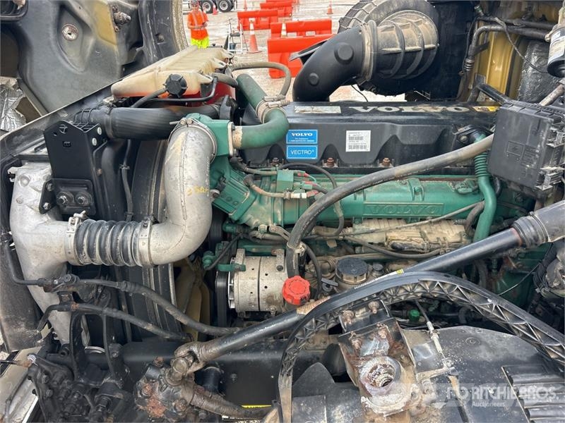 Volvo VNL300 6x4 Mud Mixing Truck Citi