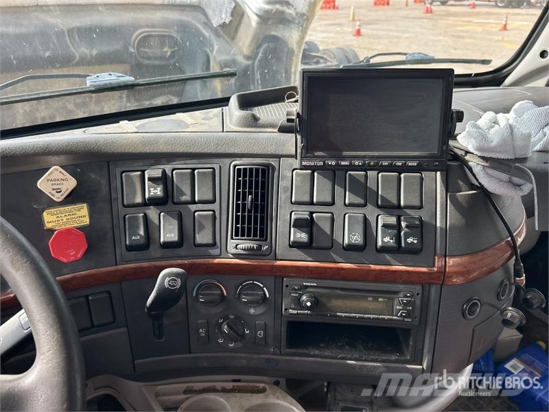 Volvo VNL300 6x4 Mud Mixing Truck Citi
