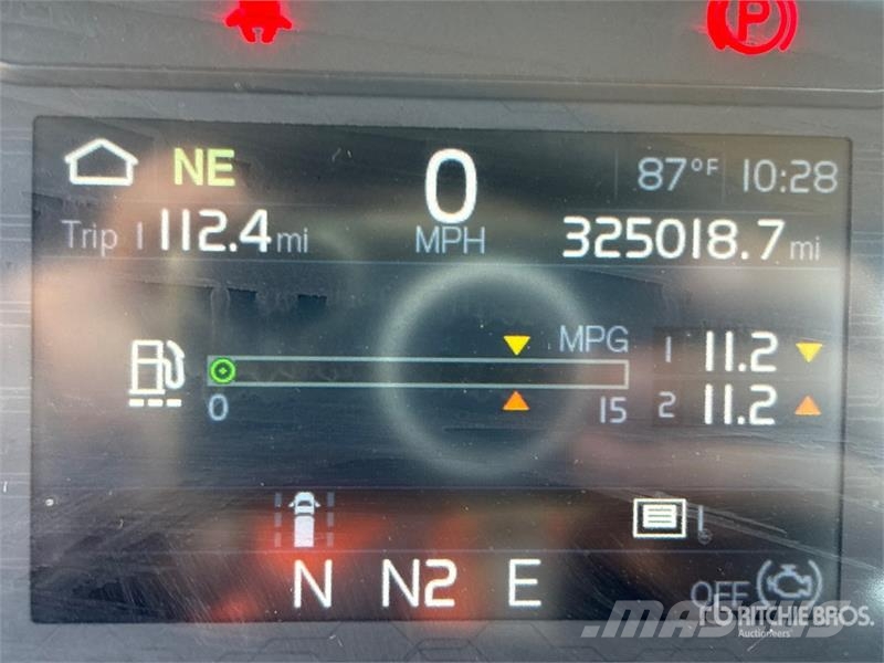 Volvo VNL300 6x4 T/A Day Cab Truck Tractor 中古トラクターヘッド | トレーラーヘッド