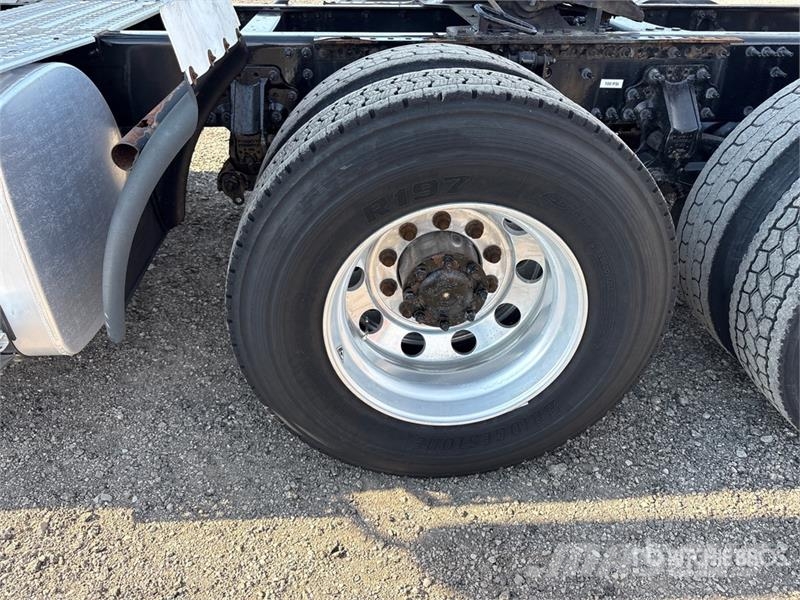 Volvo VNL300 6x4 T/A Day Cab Truck Tractor 中古トラクターヘッド | トレーラーヘッド