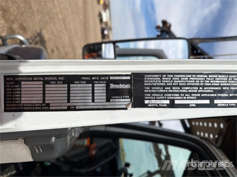Volvo VNL430 6x4 Sleeper Car Carrier Truck Autotransporter