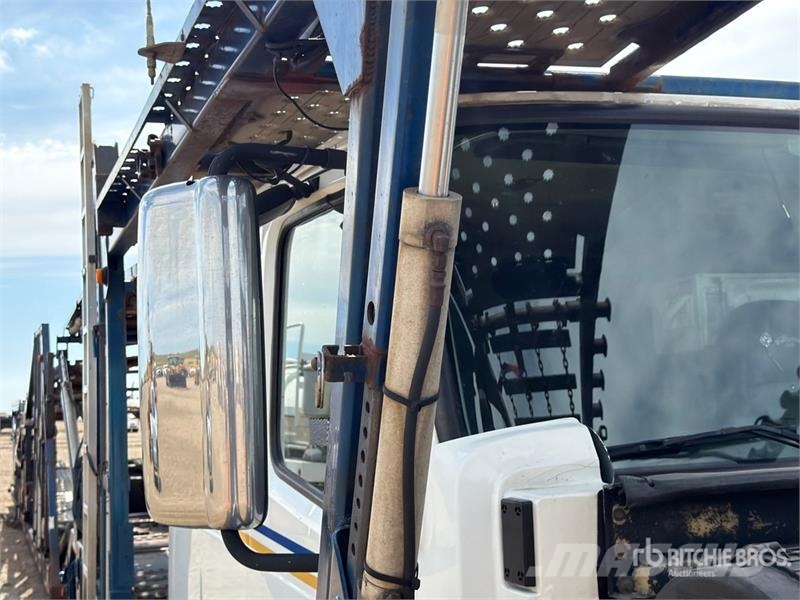 Volvo VNL430 6x4 Sleeper Car Carrier Truck Autotransporter