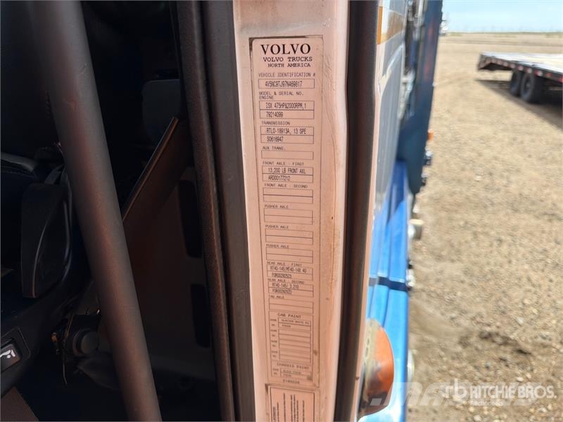 Volvo VNL430 6x4 Sleeper Car Carrier Truck Autotransporter