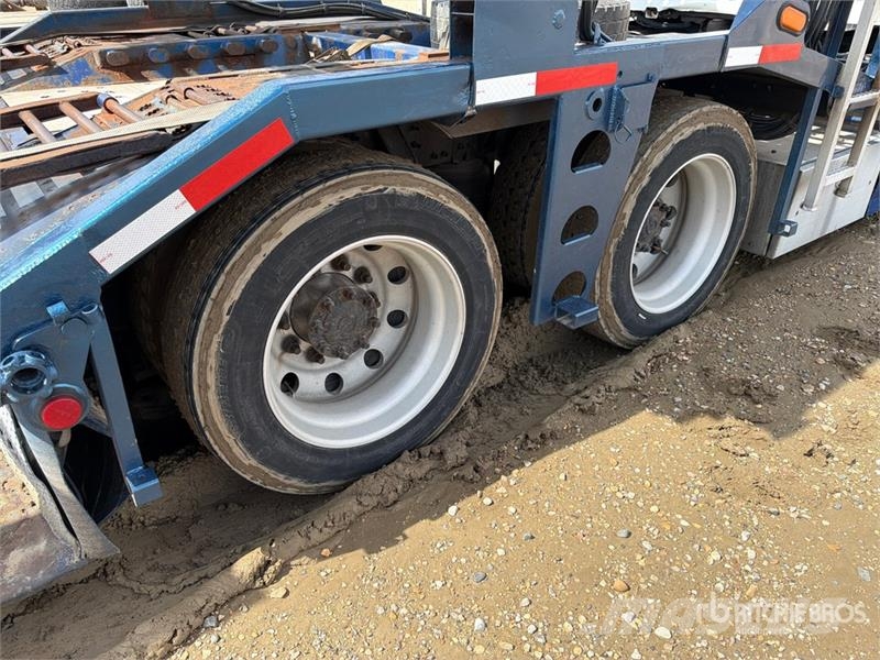 Volvo VNL430 6x4 Sleeper Car Carrier Truck Autotransporter