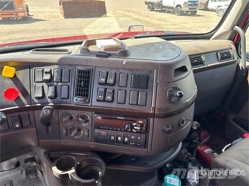 Volvo VNL64T670 Trekkers