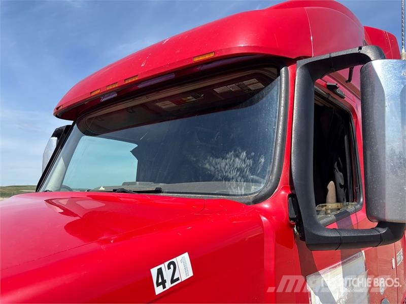 Volvo VNL64T670 Trekkers