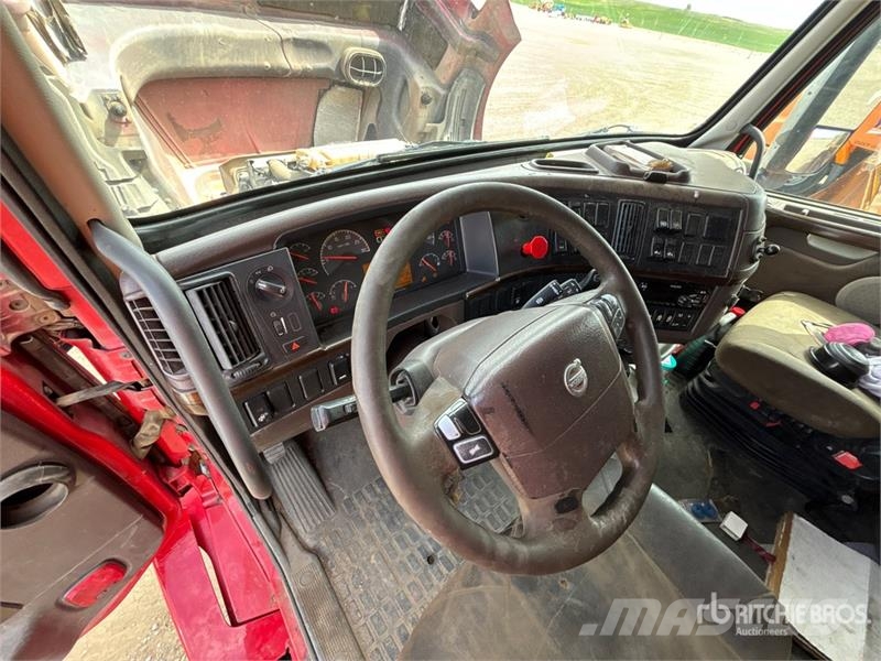 Volvo VNL64T670 Trekkers