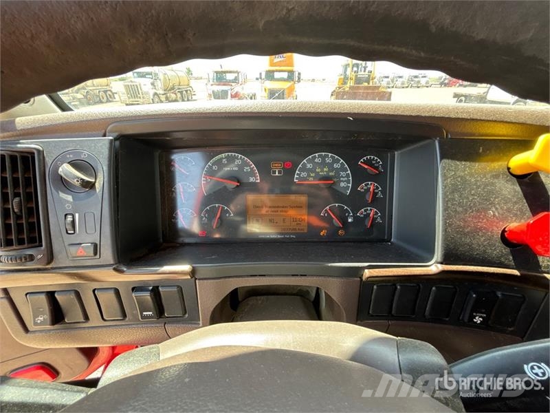 Volvo VNL64T670 Trekkers