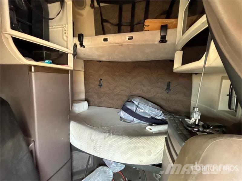 Volvo VNL64T670 Trekkers