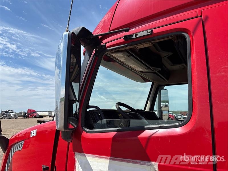 Volvo VNL64T670 Trekkers