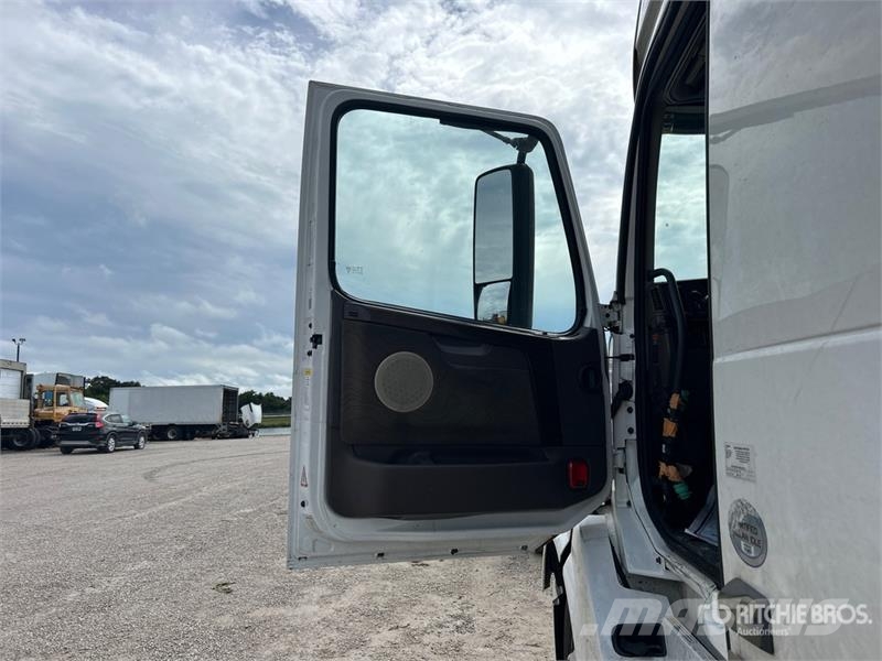 Volvo VNL670 Prime Movers