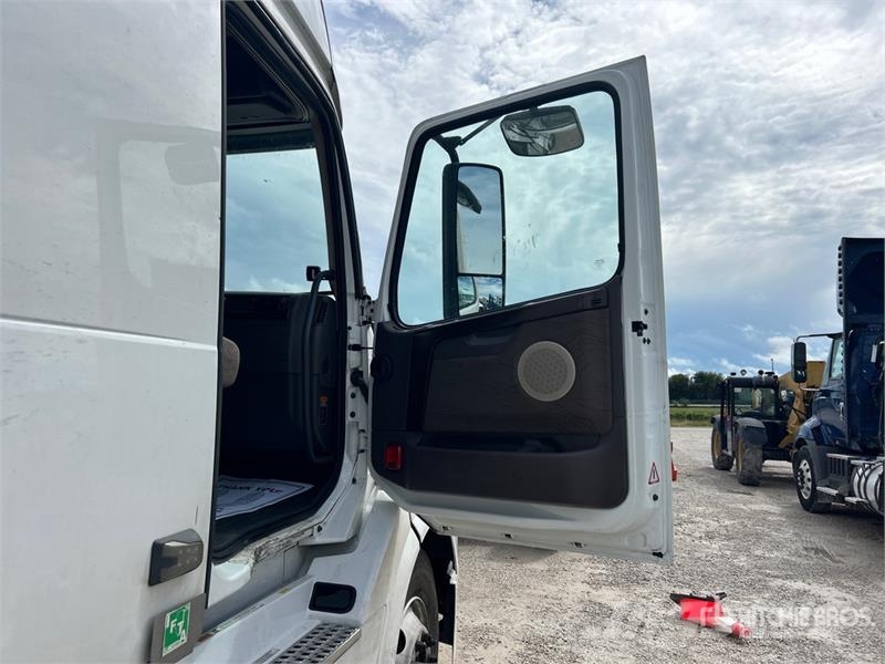 Volvo VNL670 Prime Movers