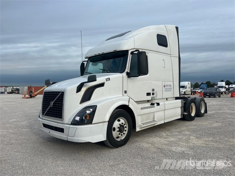 Volvo VNL670 Sattelzugmaschinen
