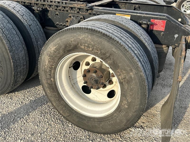 Volvo VNL670 Sattelzugmaschinen