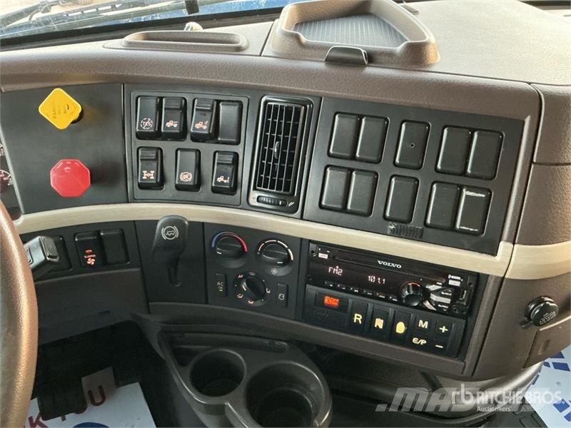 Volvo VNL670 Trekkers