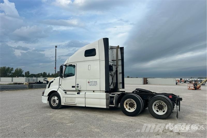 Volvo VNL670 Sattelzugmaschinen