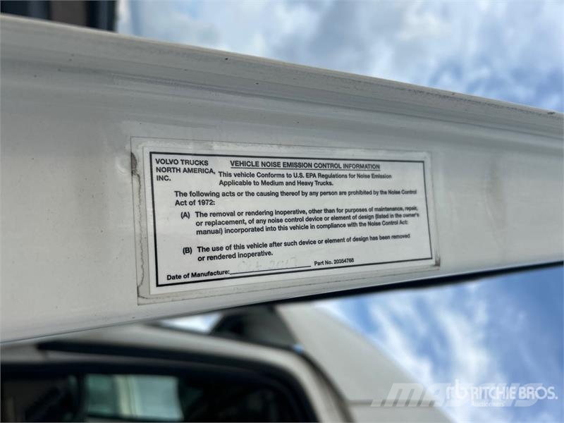 Volvo VNL670 Sattelzugmaschinen