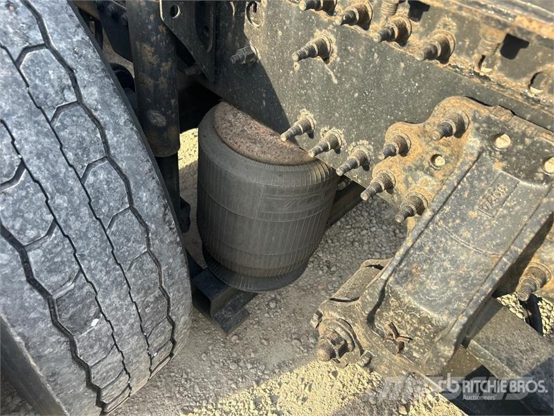 Volvo VNL670 Sattelzugmaschinen