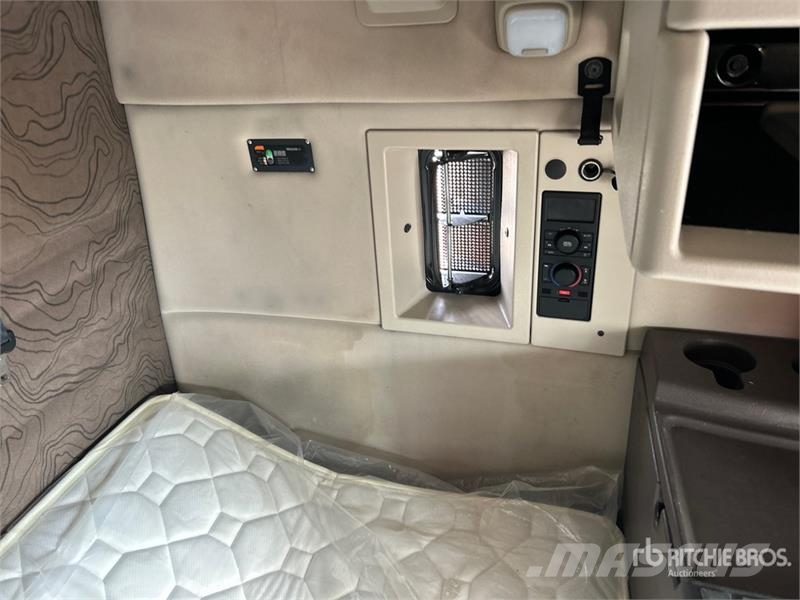 Volvo VNL670 Prime Movers